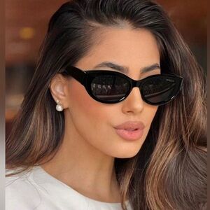 Luxe black trendy cat eye oval sunglasses